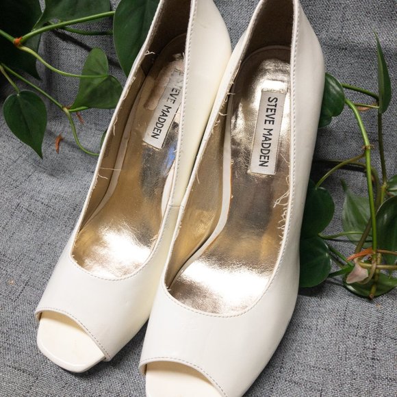 White Steve Madden Stilletos - Picture 4 of 6